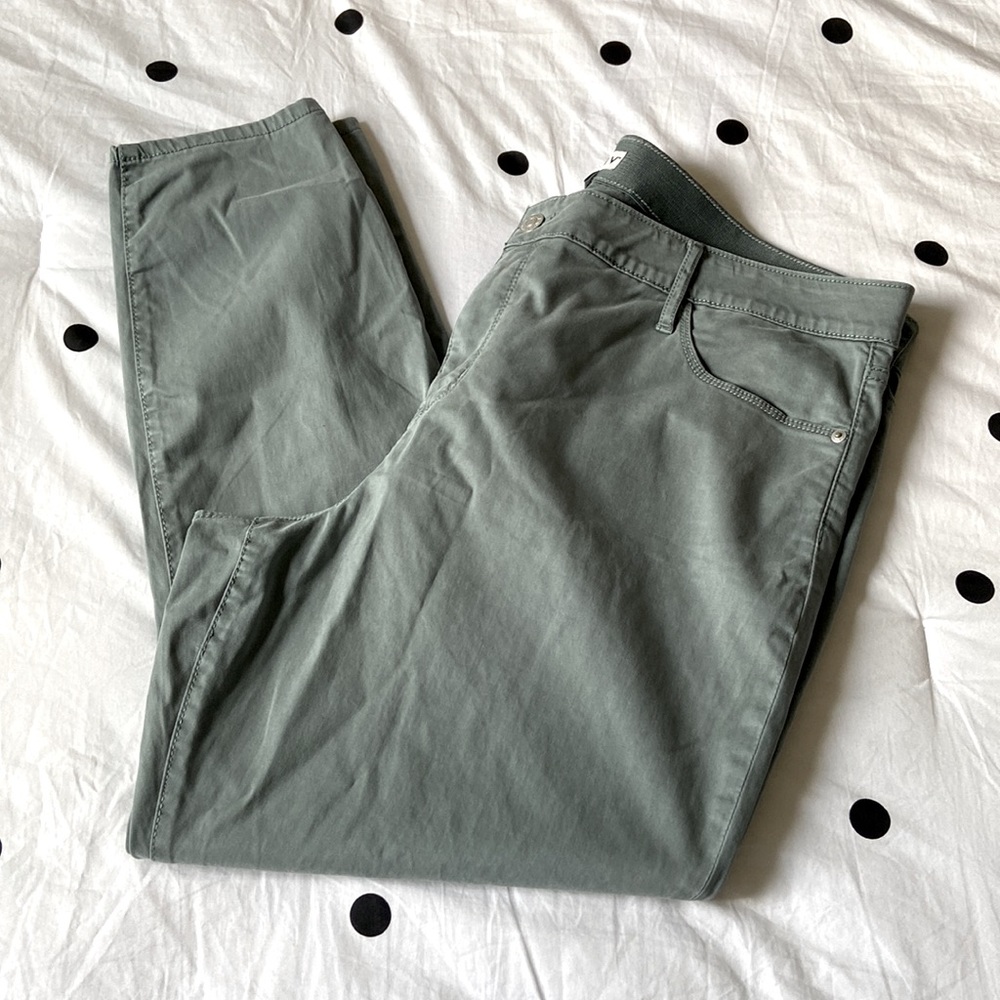 Ava&Viv 22W EUC light olive skinny jeans w/stretch